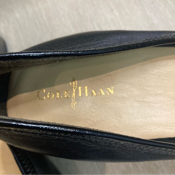 COLE HAAN NIKE AIR Sz 9.5B Leather Patent Leather Comfort Rounded Toe Cap Wedges - Picture 4 of 10